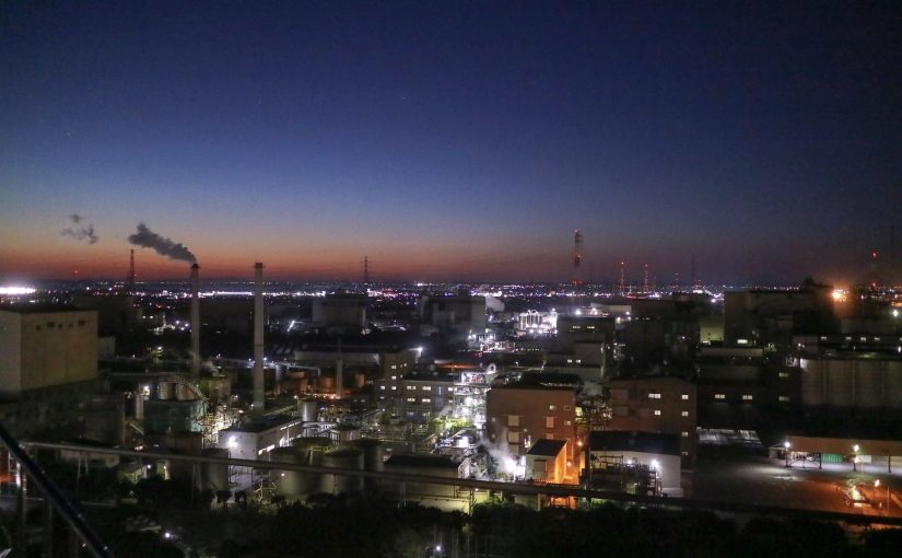 子供の頃よく遊びに行った神栖市にある港公園の展望台から工場夜景を見た話。